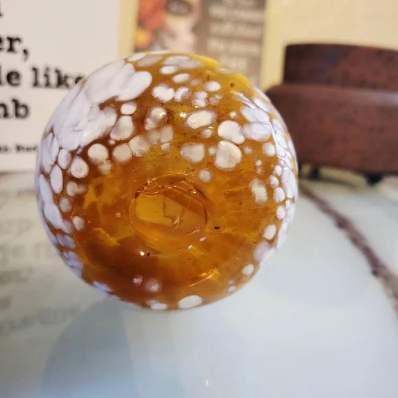 Elegant Amber and White Glass Vase Hand Blown - Picture 4 of 4